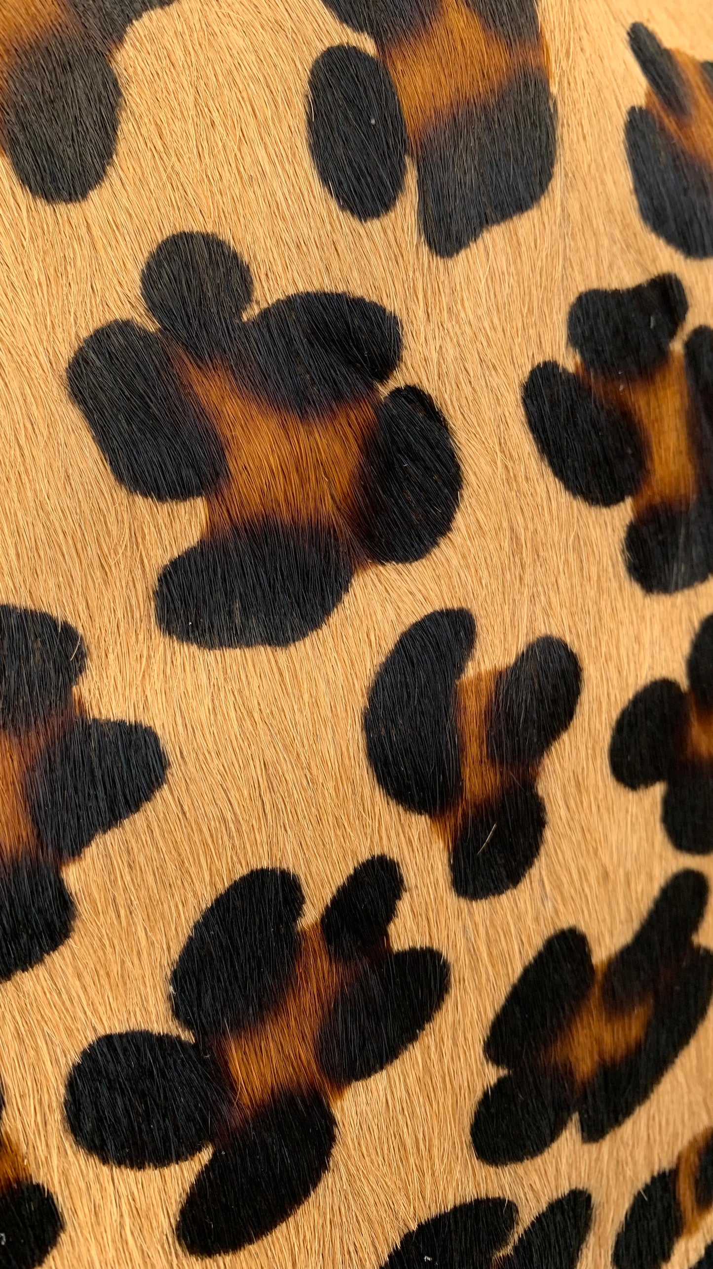Tragetasche mit Leopardenmuster und Haaren aus Fell – Mylie