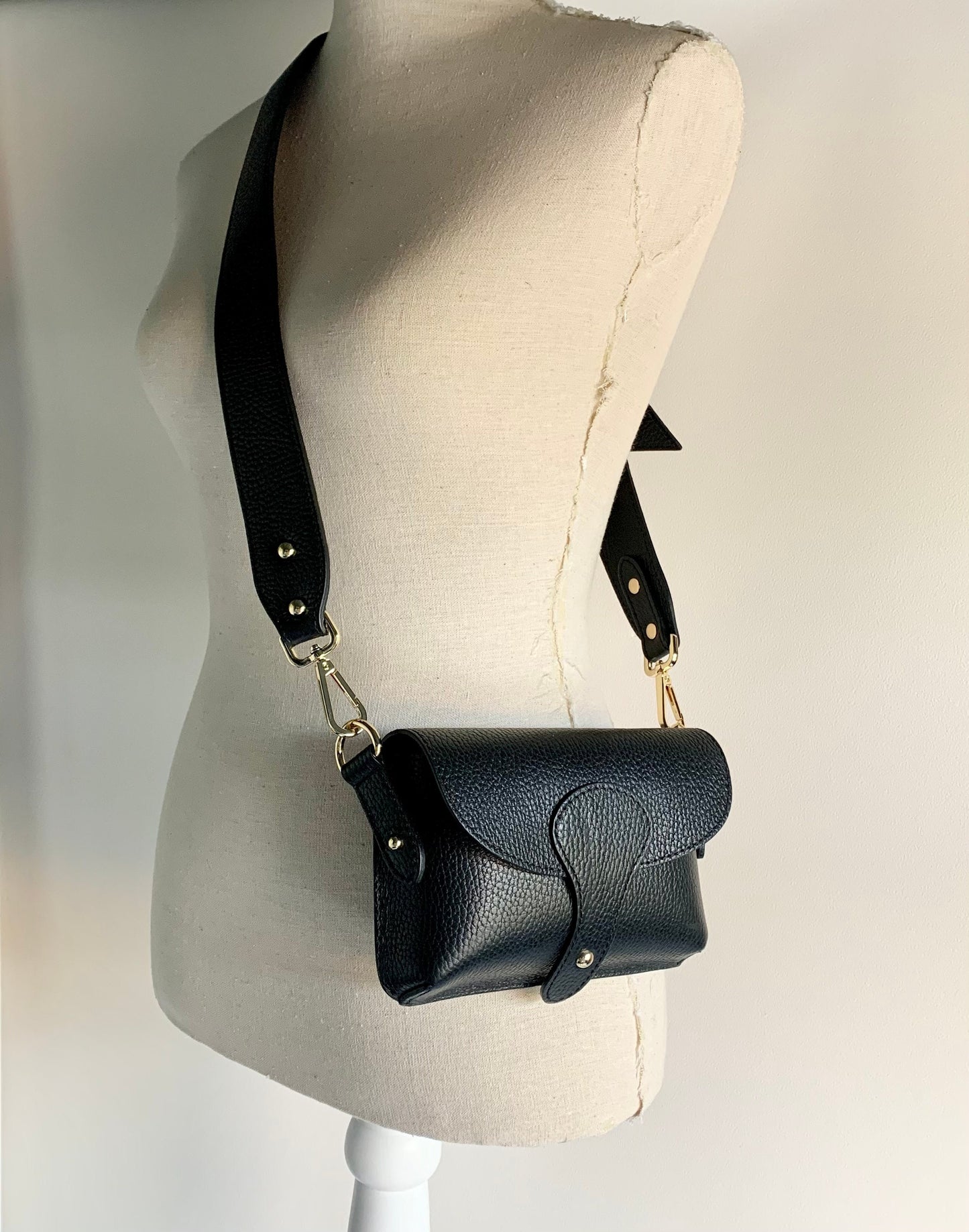Black Leather Compact Crossbody Bag - Vogue